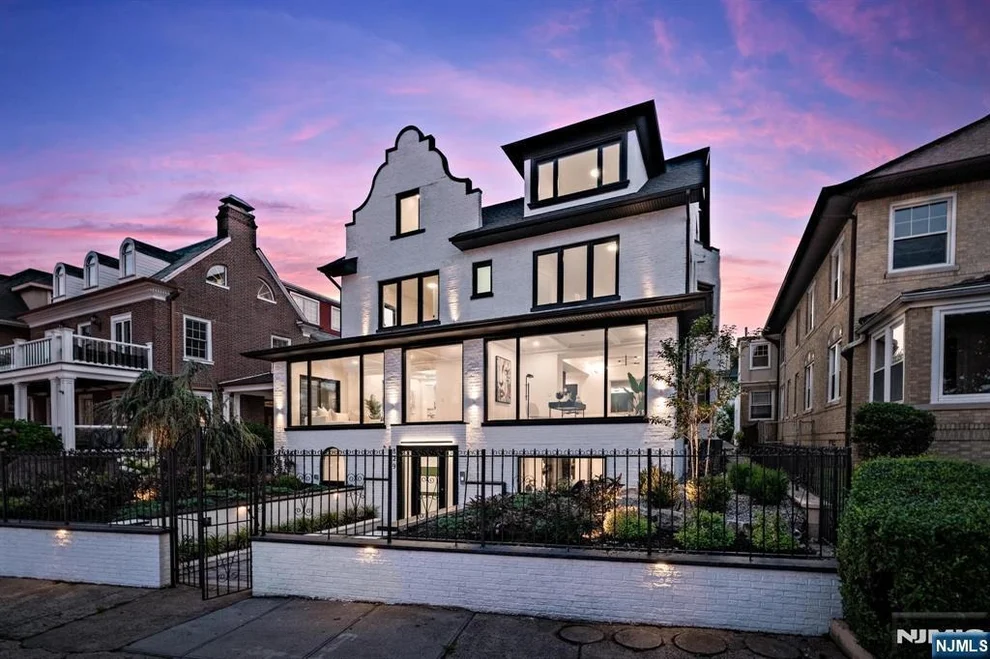 Unit for sale at 829 Boulevard East, Weehawken, NJ 07086