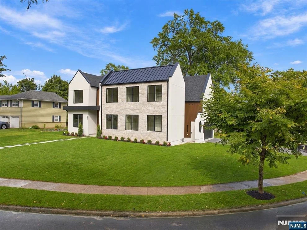 Unit for sale at 44 Spottswood, Glen Rock, NJ 07452