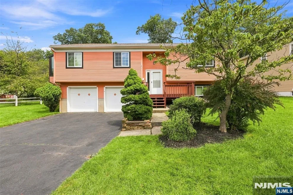 Unit for sale at 17 Lunn, Bergenfield, NJ 07621