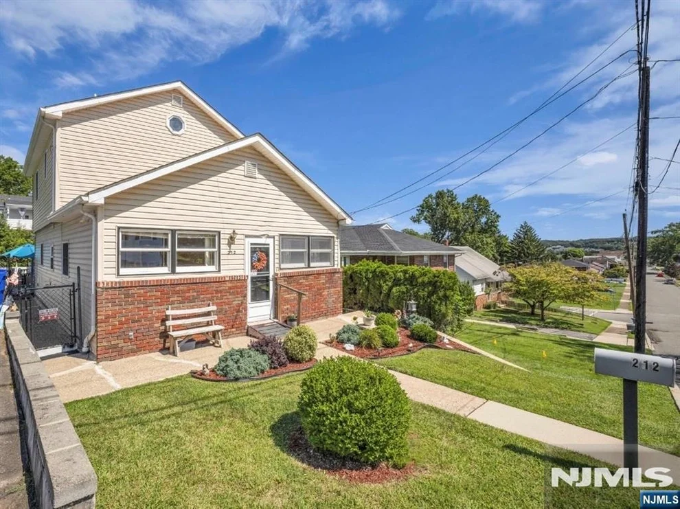 Unit for sale at 212 Gordon, Totowa, NJ 07512