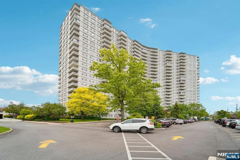 Unit for sale at 2000 Linwood, Fort Lee, NJ 07024