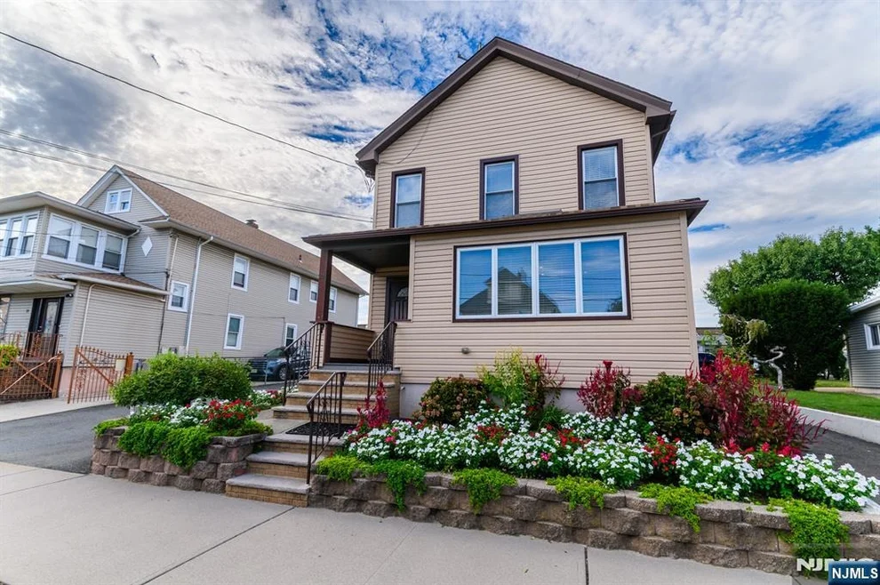 Unit for sale at 25 Bond, Wallington, NJ 07057