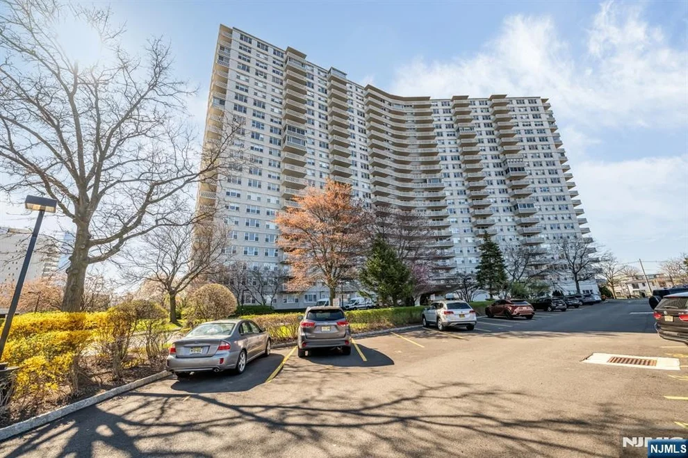 Unit for sale at 2000 Linwood, Fort Lee, NJ 07024