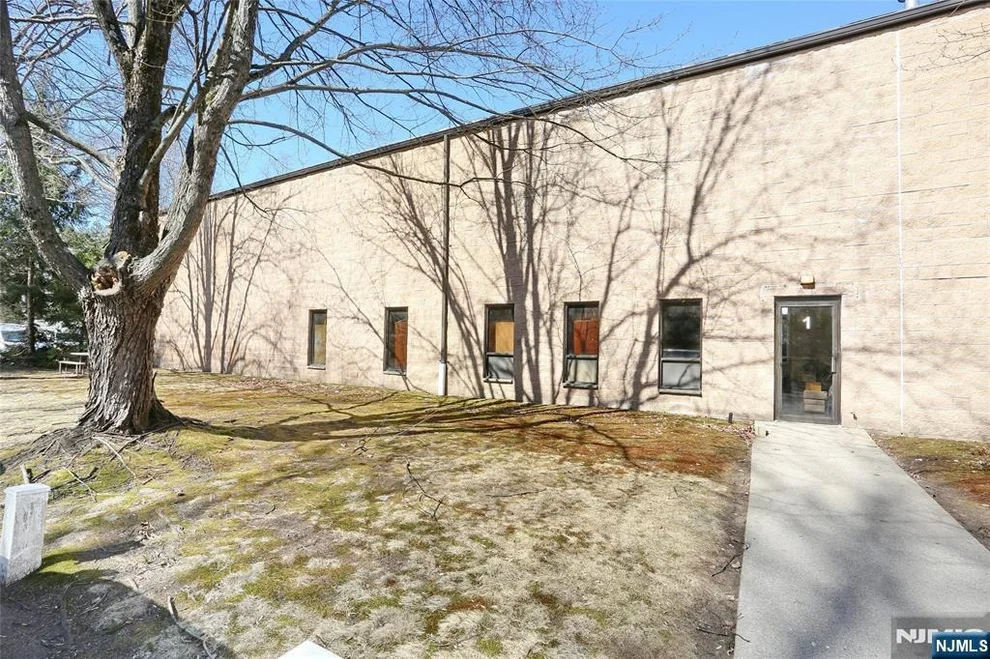 Unit for sale at 825 Windham, Wyckoff, NJ 07481
