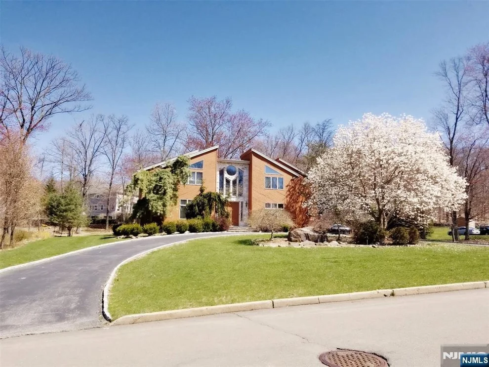 Unit for sale at 4 Valenza, Blauvelt, NY 10913