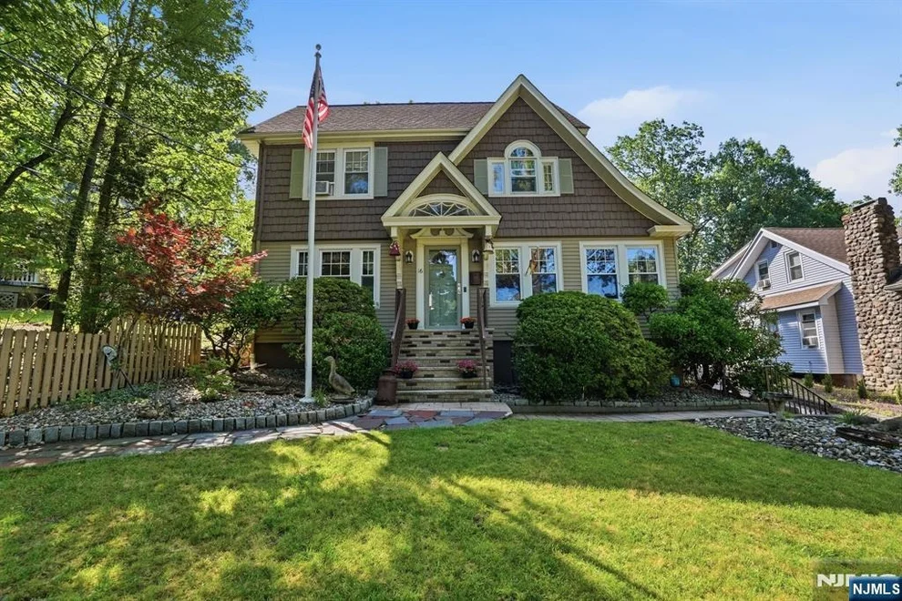 Unit for sale at 16 Arlington, Caldwell, NJ 07006