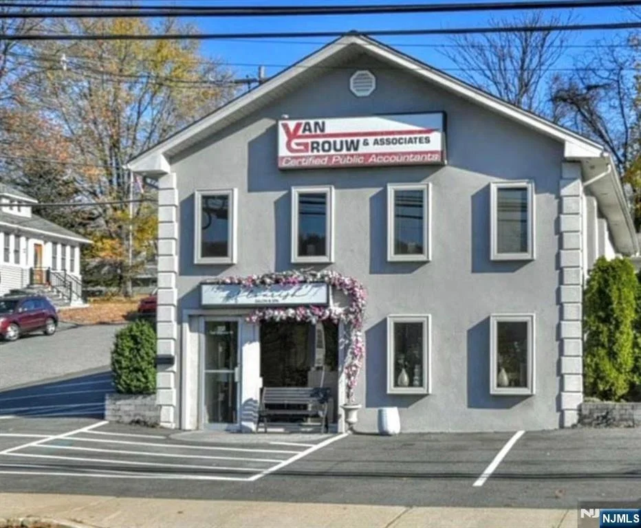Unit for sale at 552 High Mountain, North Haledon, NJ 07508