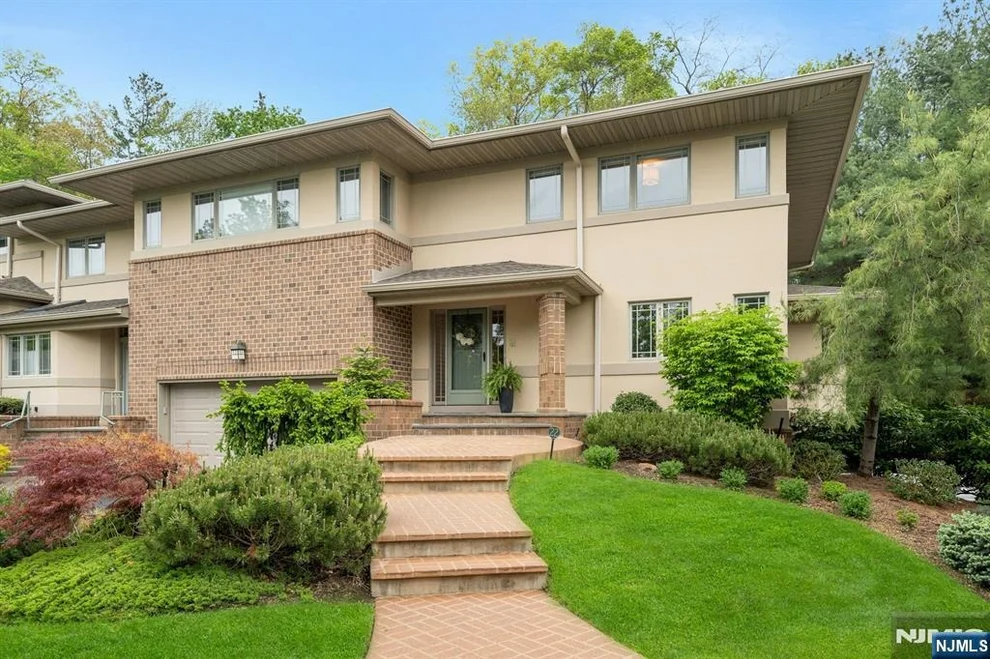 Unit for sale at 22 Fox, Allendale, NJ 07401