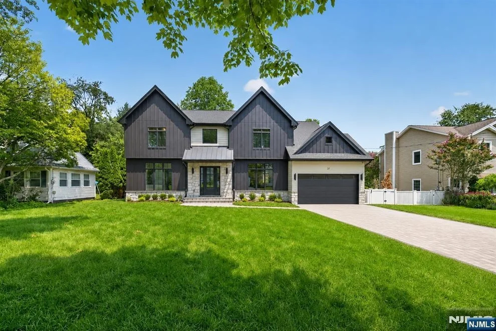 Unit for sale at 27 Crestwood, Glen Rock, NJ 07452