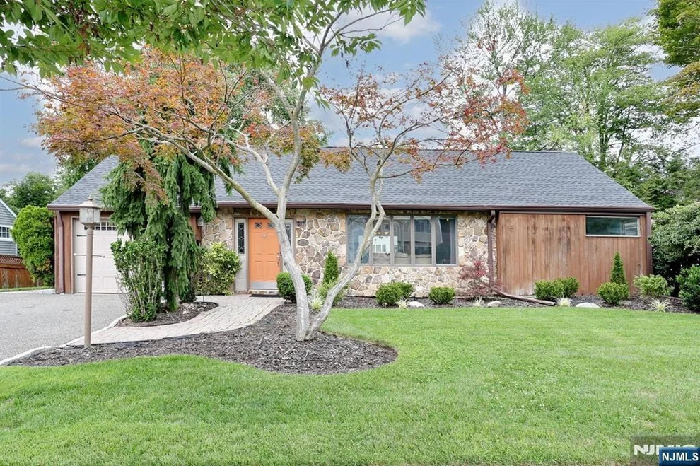 Unit for sale at 618 Fermery, New Milford, NJ 07646