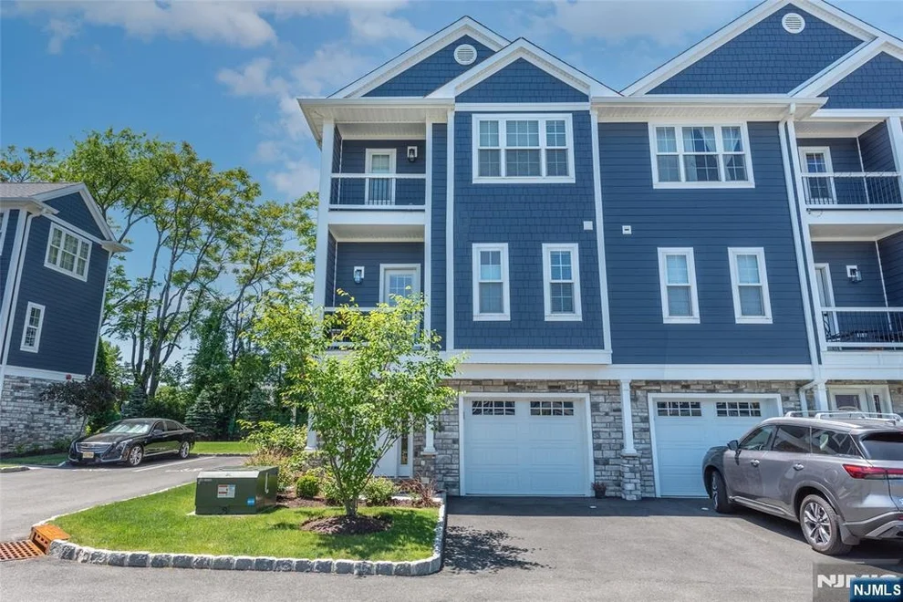 Unit for sale at 8 Deans, Fairfield, NJ 07004
