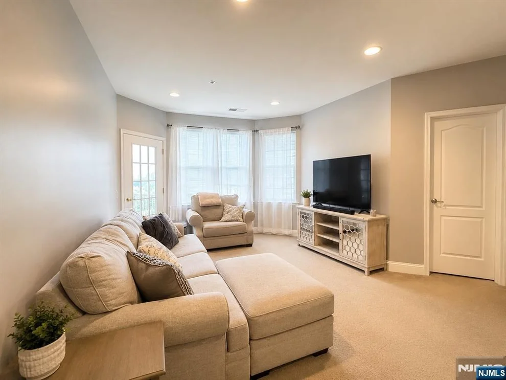 Unit for sale at 4206 Ramapo, Riverdale Borough, NJ 07457