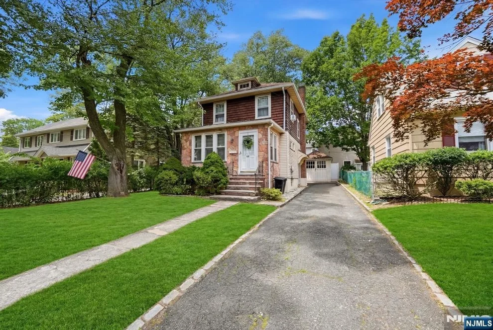 Unit for sale at 112 Grove, Verona, NJ 07044