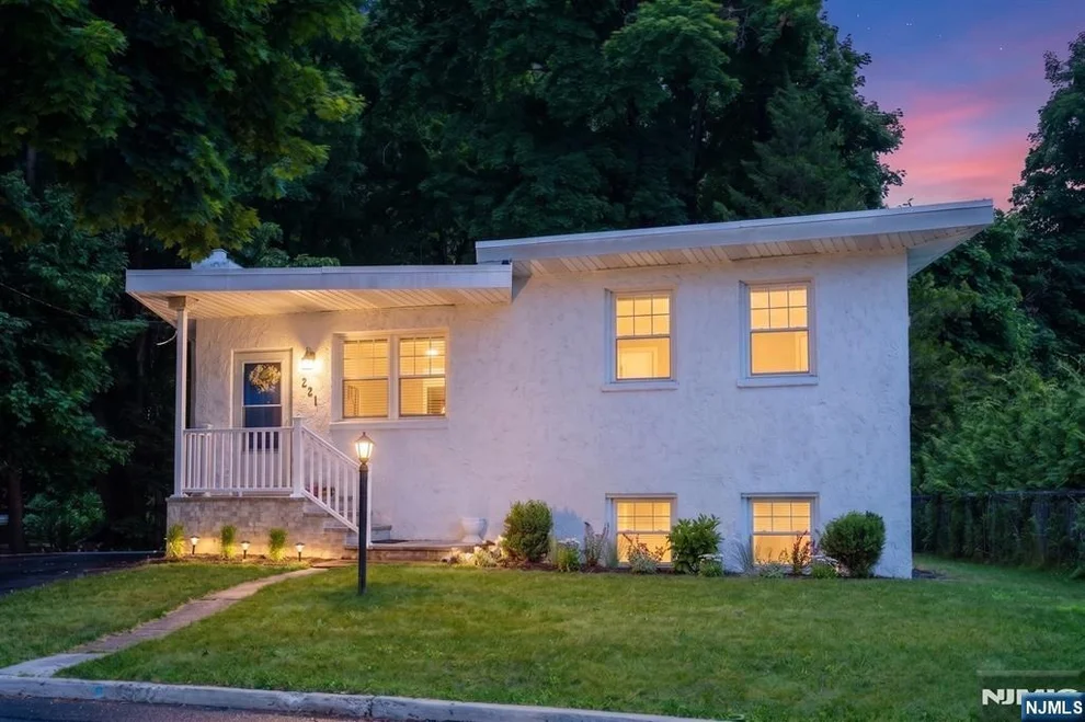 Unit for sale at 221 Lakeview, Ridgewood, NJ 07450