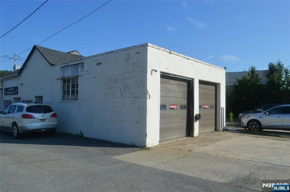 Unit for sale at 5 Maple, Oakland, NJ 07436