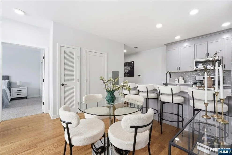 Unit for sale at 660 Bloomfield, Bloomfield, NJ 07003