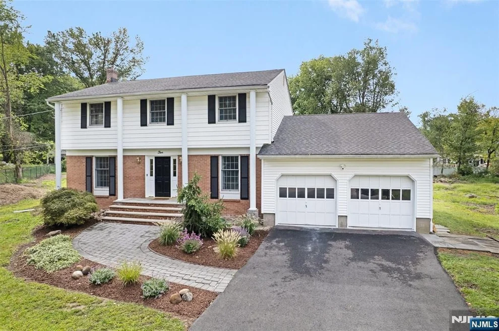 Unit for sale at 10 Cedar, Roseland, NJ 07068