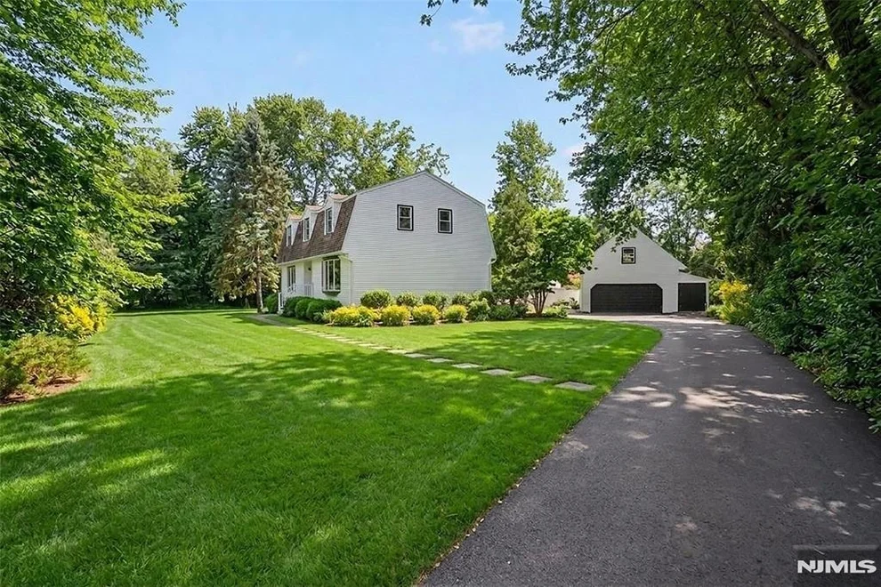 Unit for sale at 183 Wyckoff, Wyckoff, NJ 07481