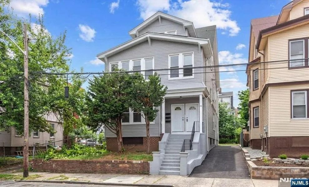 Unit for sale at 111-113 Huntington, Newark, NJ 07112