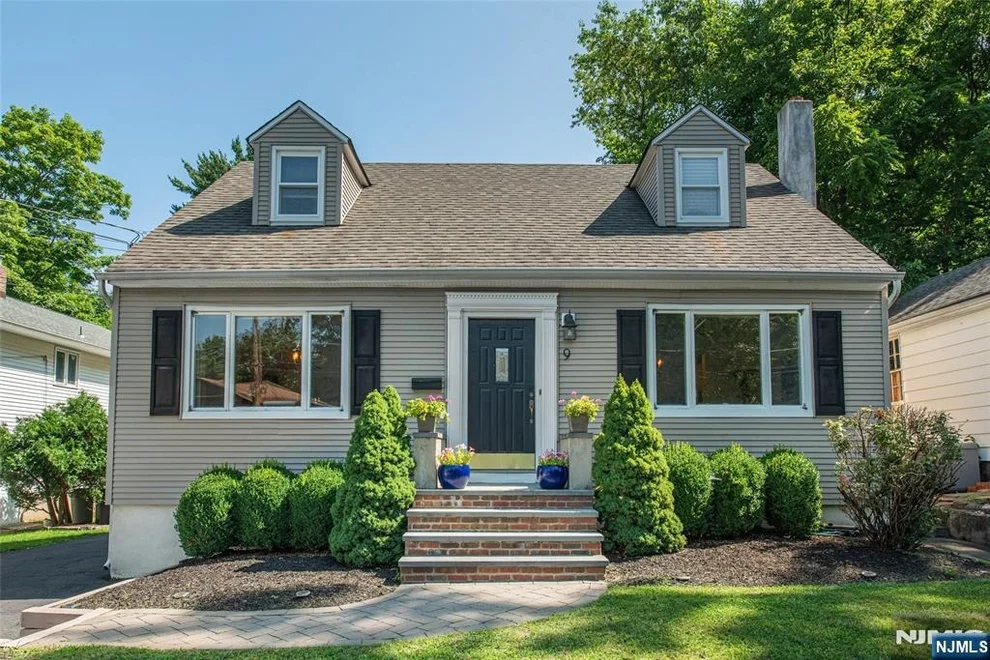Unit for sale at 9 Woodmere, West Caldwell, NJ 07006