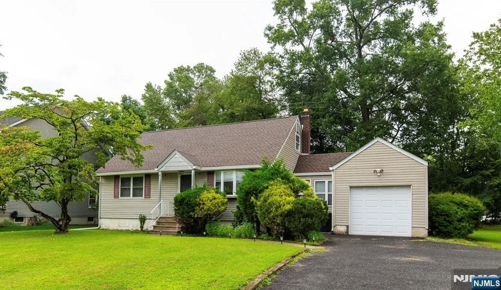 Unit for sale at 46 Linwood, Midland Park, NJ 07432