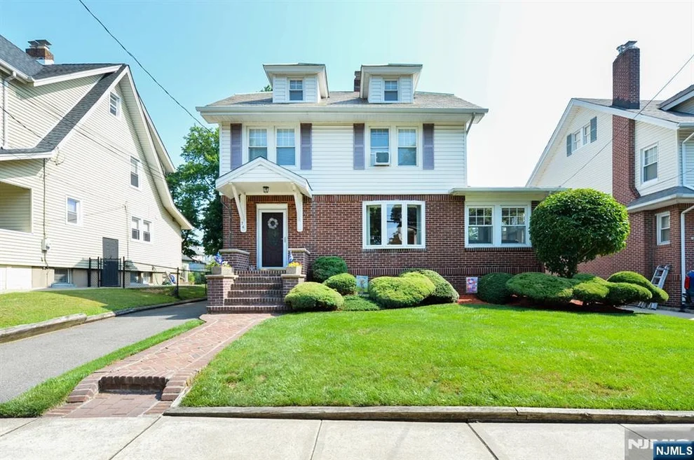 Unit for sale at 76 Poplar, Ridgefield Park, NJ 07660
