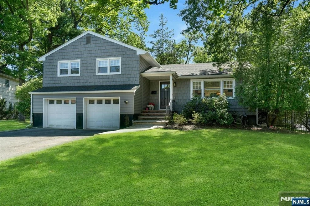 Unit for sale at 2 Tuers, Montclair, NJ 07043