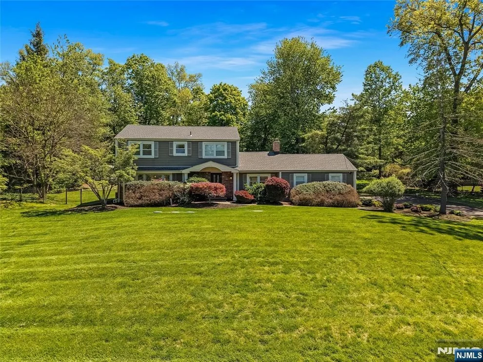 Unit for sale at 248 Wayfair, Franklin Lakes, NJ 07417