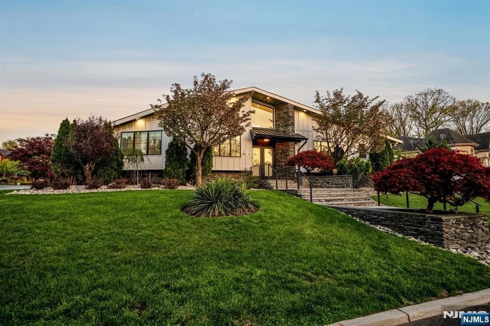 Unit for sale at 22 Berkshire, Englewood Cliffs, NJ 07632