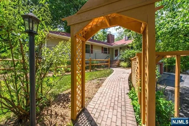 Unit for sale at 37 Grandview, Caldwell, NJ 07006