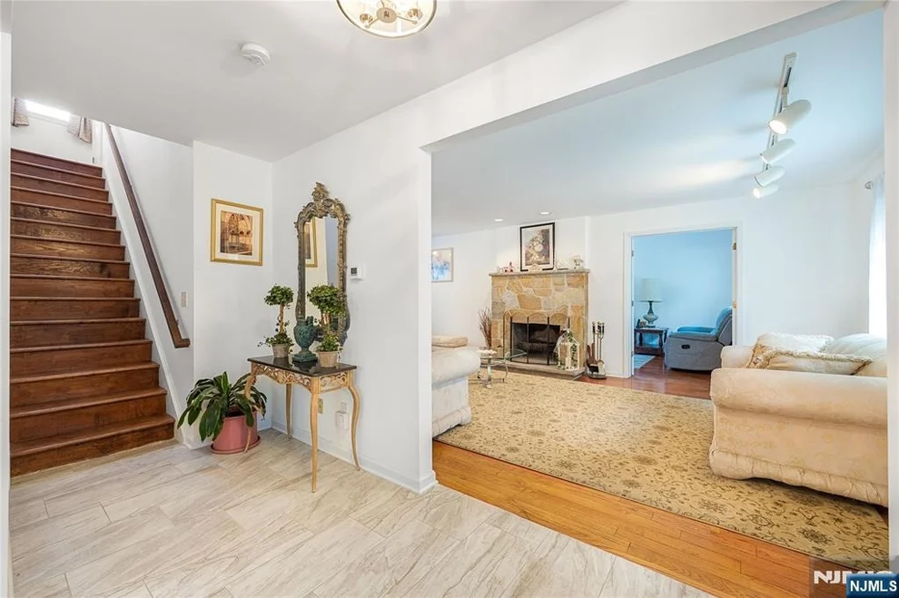 Unit for sale at 15 E Pierrepont, Rutherford, NJ 07070