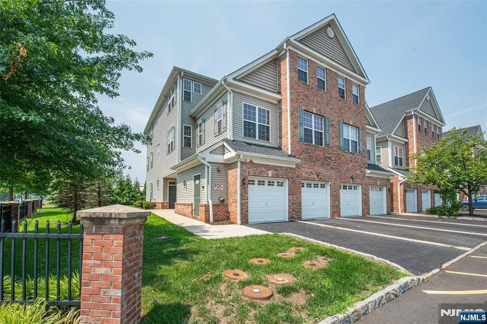 Unit for sale at 2 Station, Union, NJ 07083