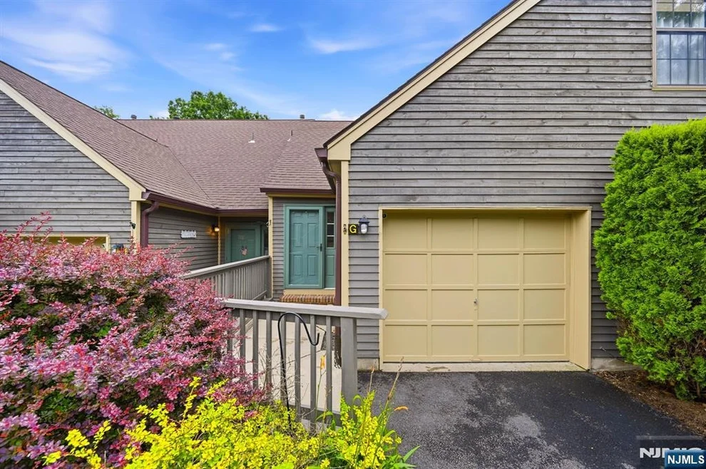 Unit for sale at 9 New Bedford, West Milford, NJ 07480