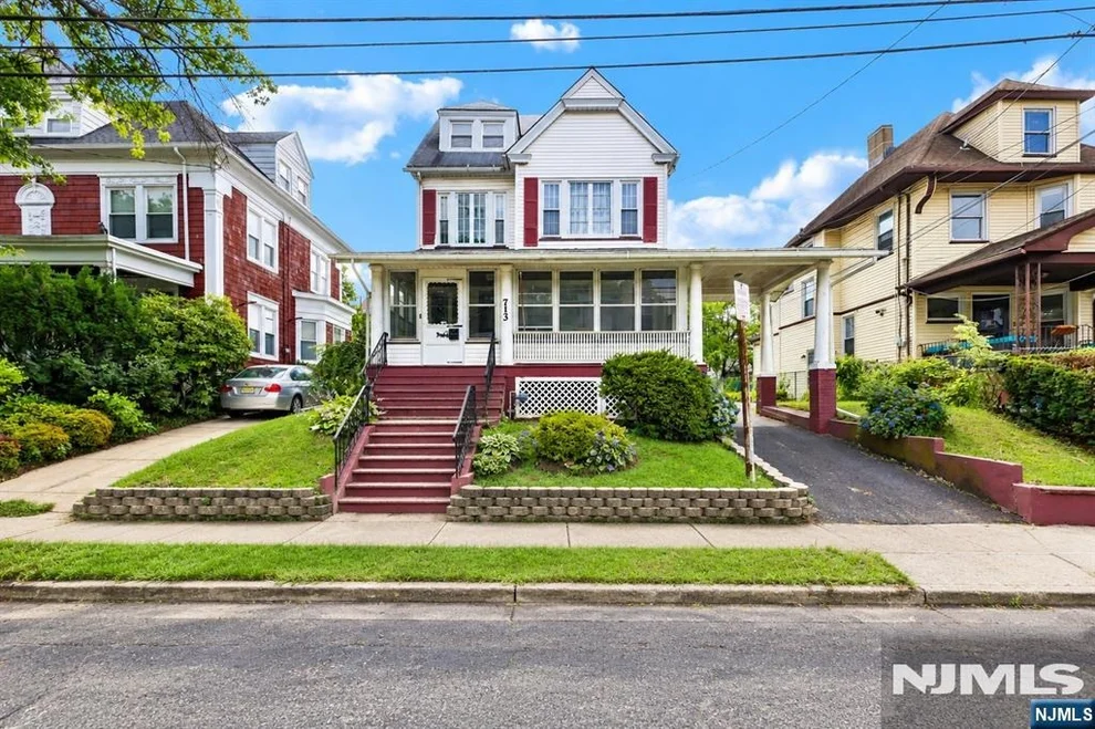 Unit for sale at 711-713 Degraw, Newark, NJ 07104
