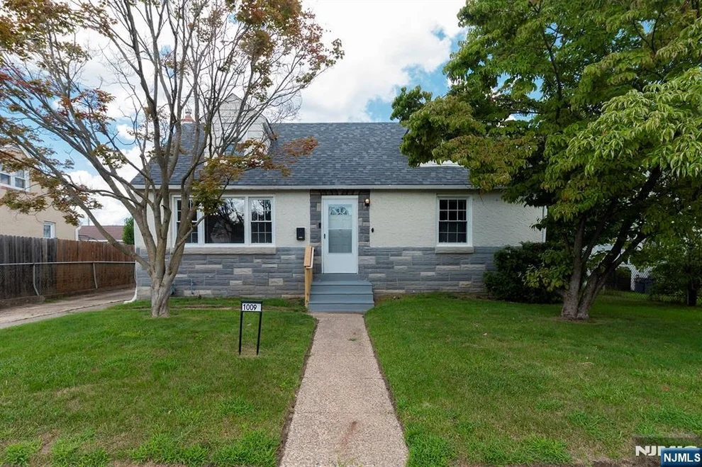 Unit for sale at 1009 Melrose, Gloucester Twp, NJ 