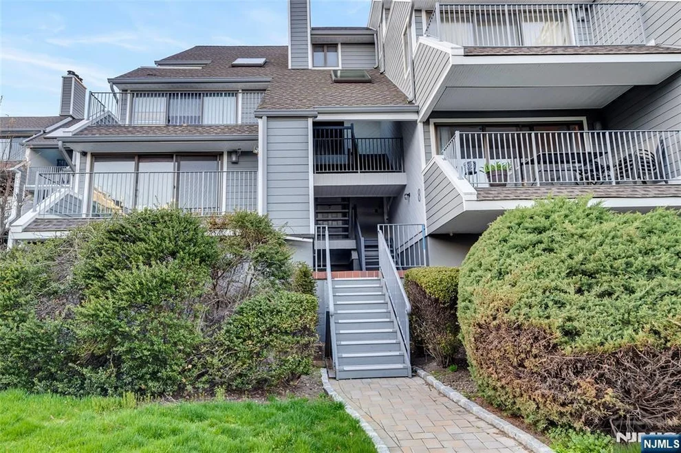 Unit for sale at 8C Cove, North Bergen, NJ 07047