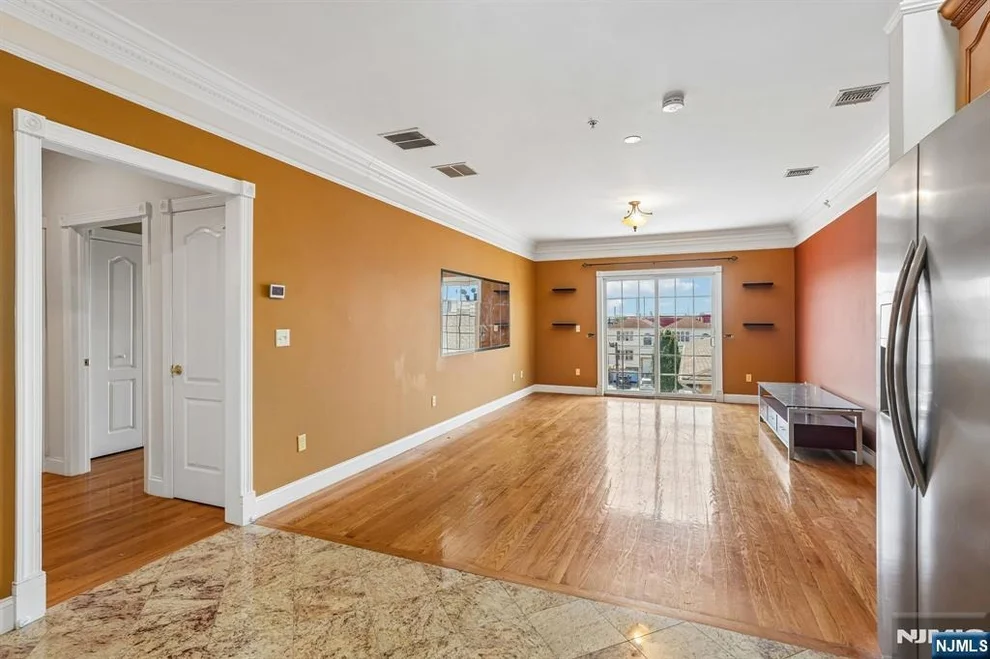 Unit for sale at 411-419 Chestnut, Newark, NJ 07105