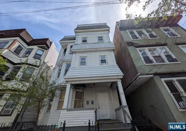 Unit for sale at 546 20th, Newark, NJ 07103