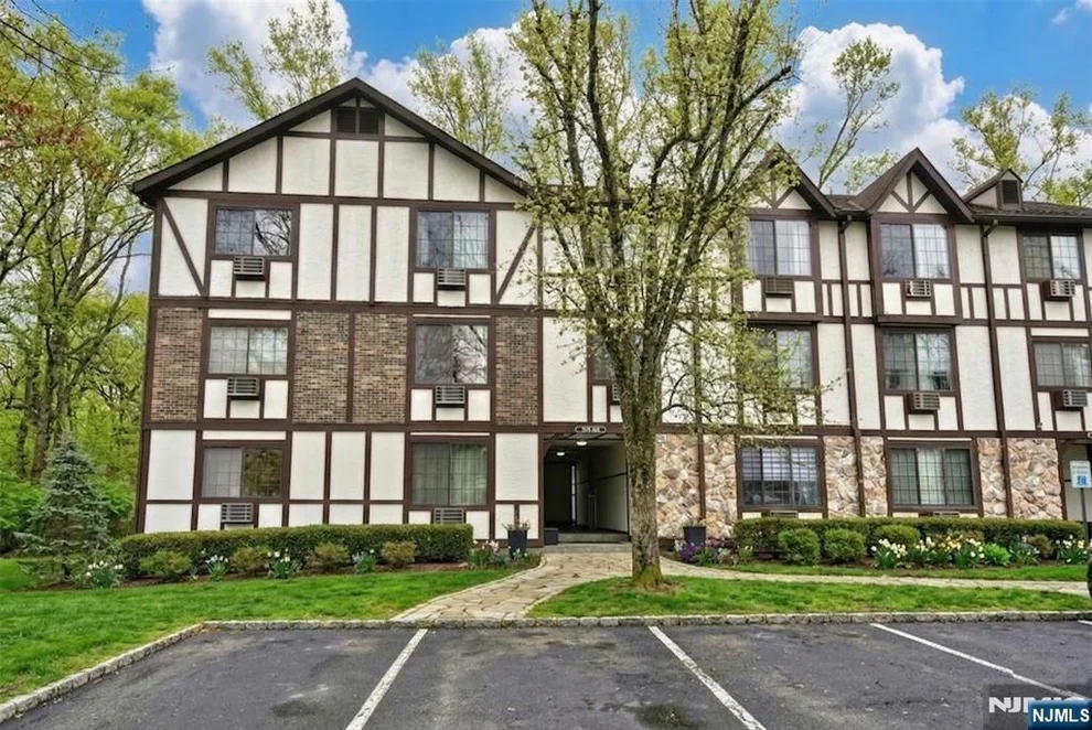 Unit for sale at 907 Thoreau, Mahwah, NJ 07430