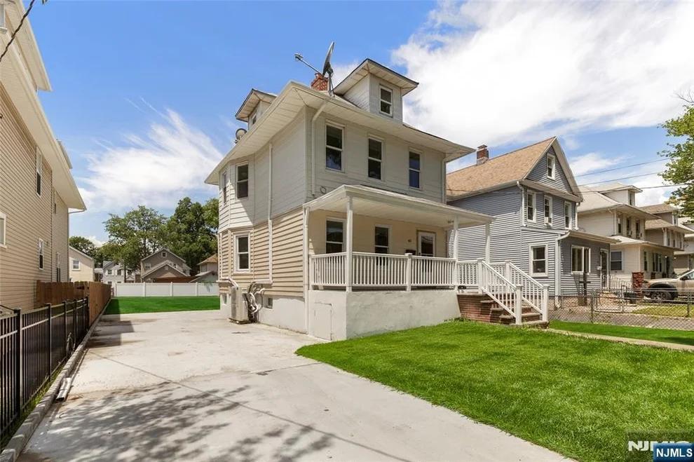 Unit for sale at 40 Teaneck, Ridgefield Park, NJ 07660