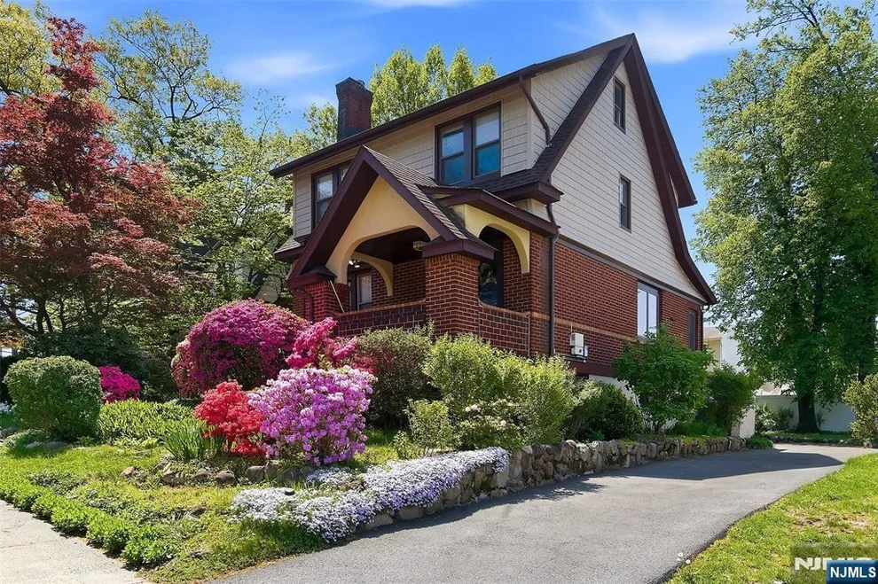 Unit for sale at 194 Parkway, Maywood, NJ 07607