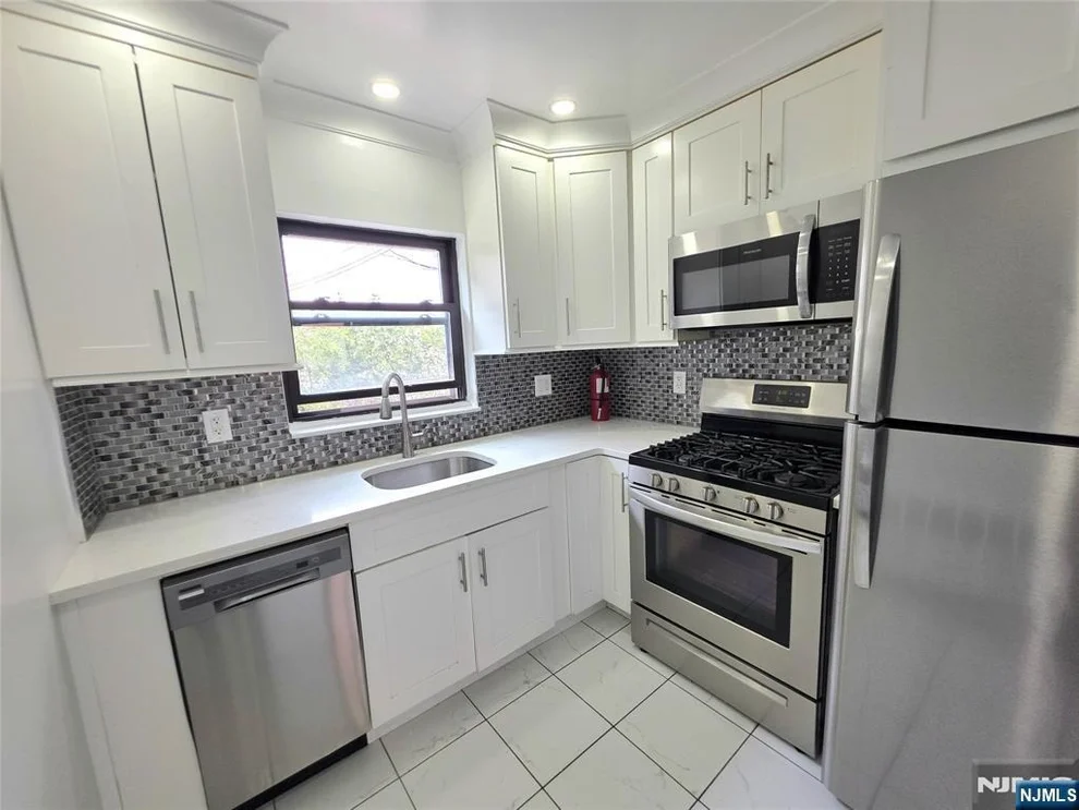 Unit for sale at 2165C N Central, Fort Lee, NJ 07024