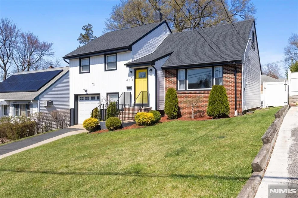 Unit for sale at 404 Simons, Hackensack, NJ 07601
