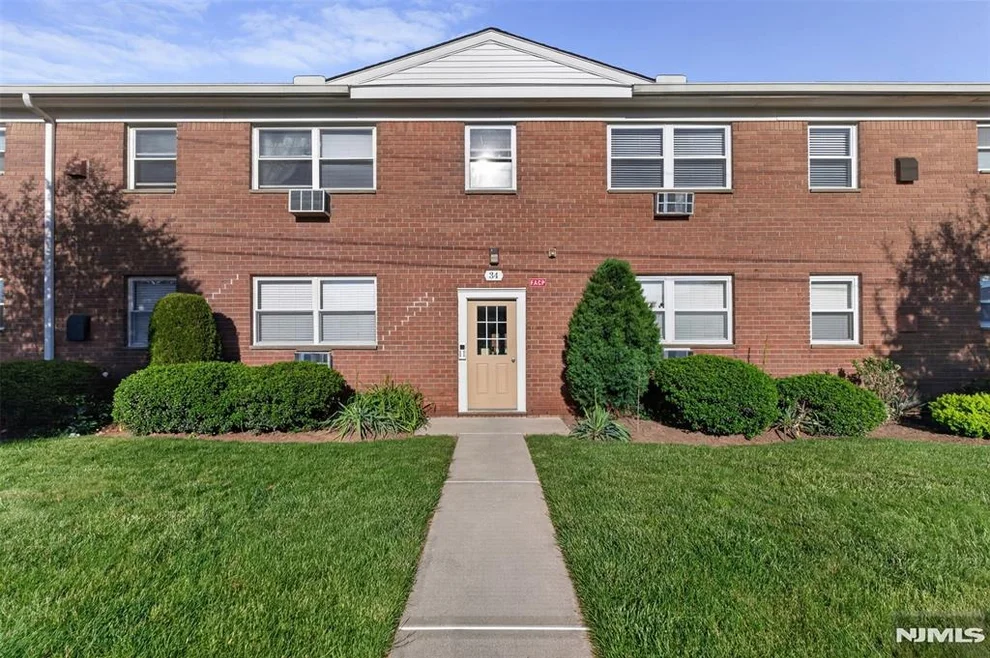 Unit for sale at 34 Knox, Wayne, NJ 07470