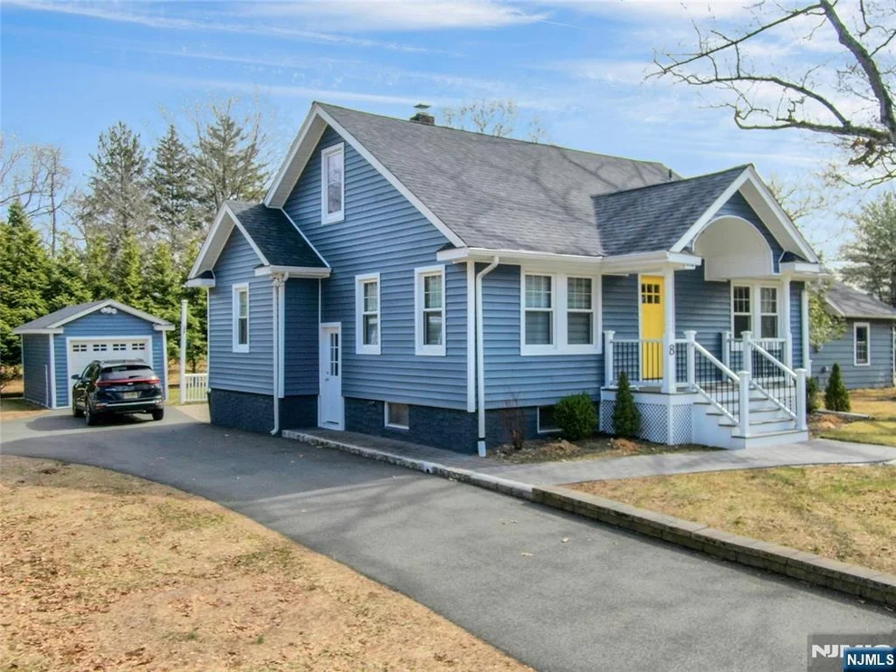 Unit for sale at 8 Edgewood, Wyckoff, NJ 07481