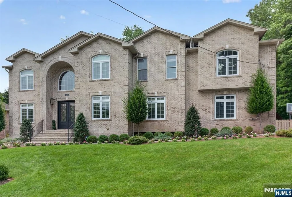 Unit for sale at 80 Holland, Demarest, NJ 07627