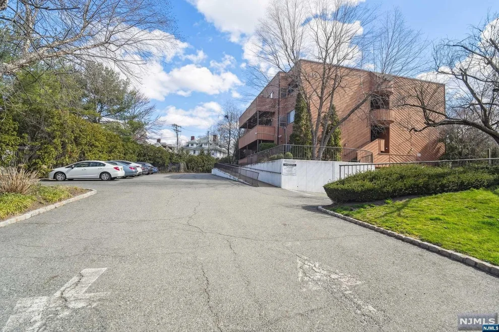 Unit for sale at 971 Bloomfield, Glen Ridge, NJ 07028