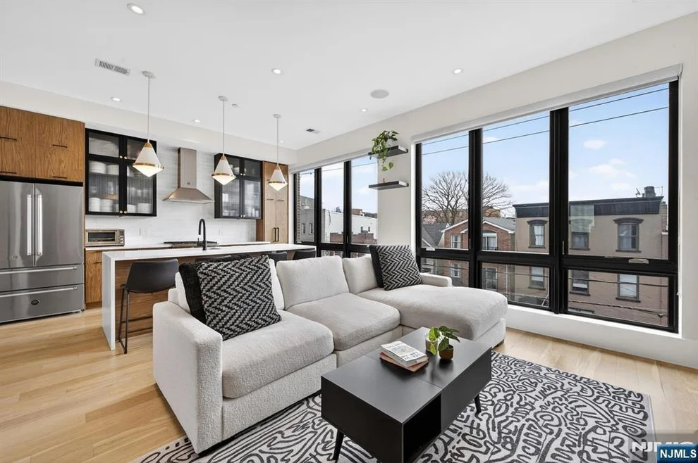 Unit for sale at 339 Palisade, Jersey City, NJ 07307