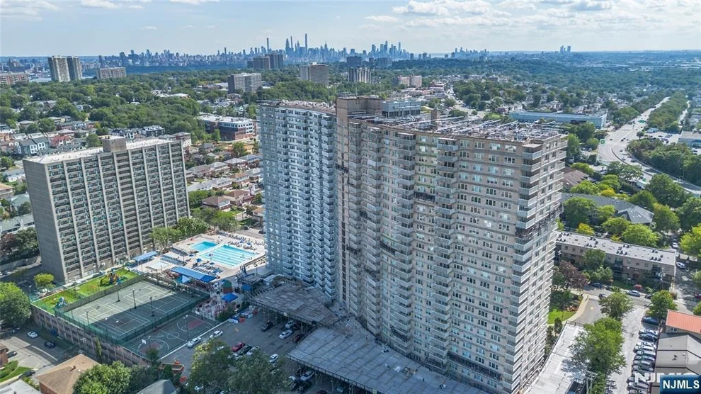 Unit for sale at 555 North, Fort Lee, NJ 07024