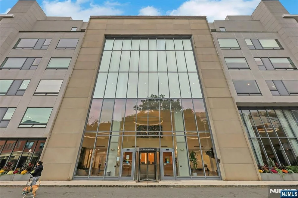 Unit for sale at 3 Somerset, Edgewater, NJ 07020